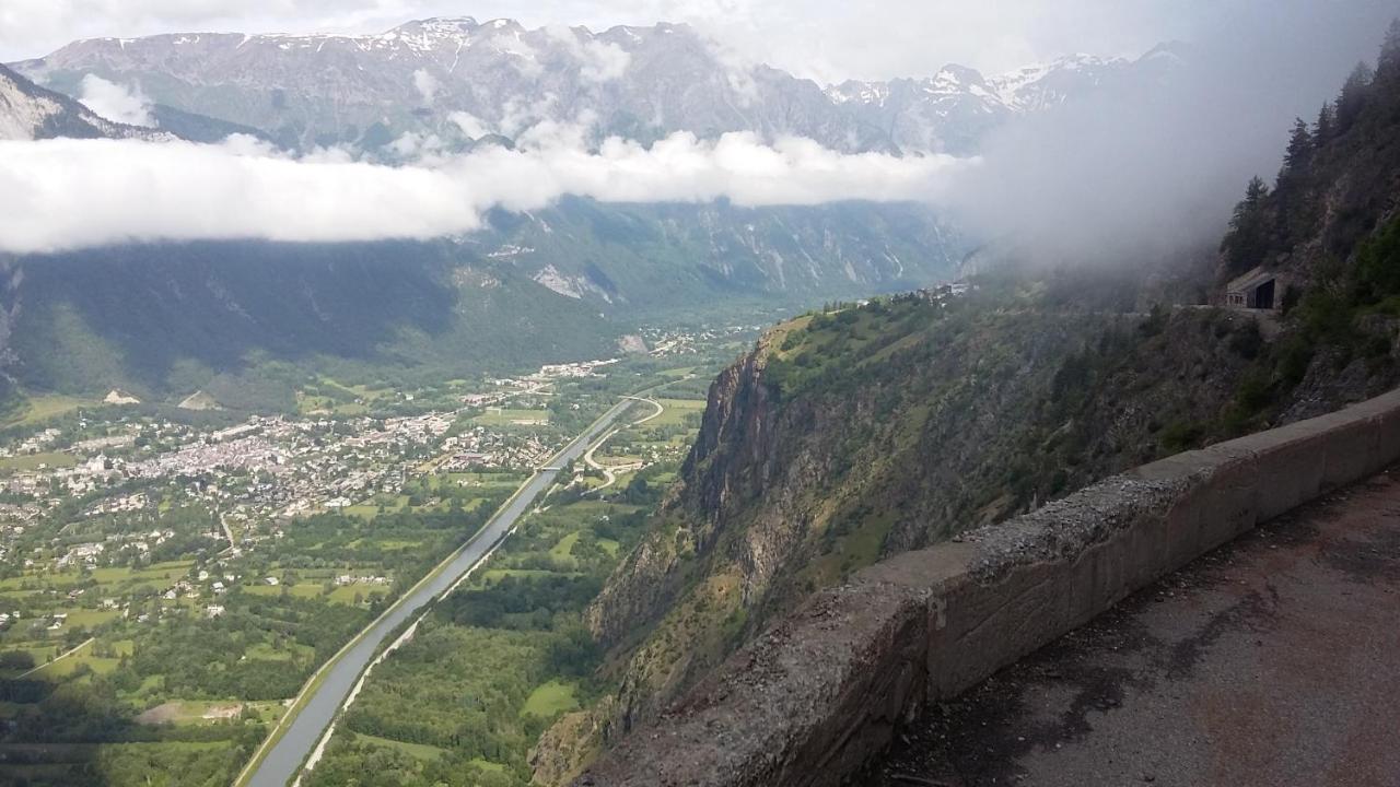 Chalet La Cachette Cyclists & Skiers Ле-Бур-д'Уазан Экстерьер фото
