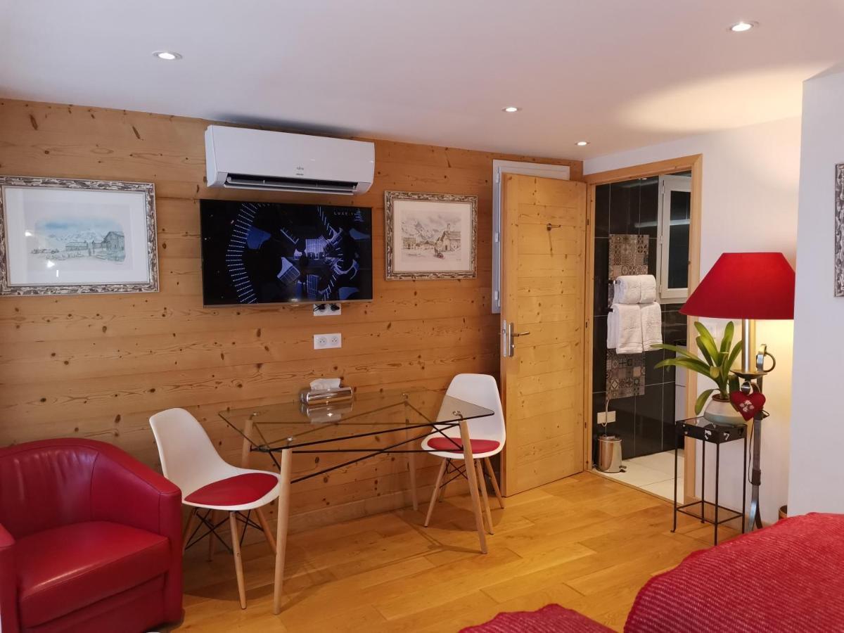 Chalet La Cachette Cyclists & Skiers Ле-Бур-д'Уазан Экстерьер фото
