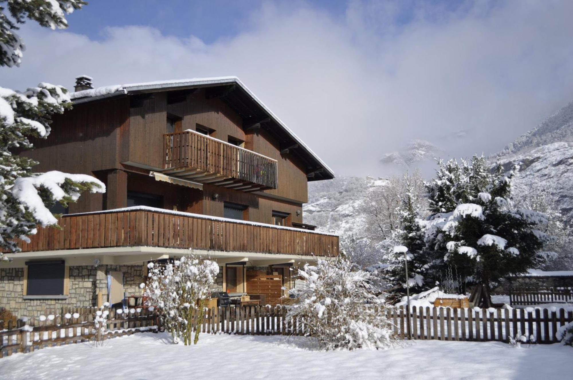 Chalet La Cachette Cyclists & Skiers Ле-Бур-д'Уазан Экстерьер фото
