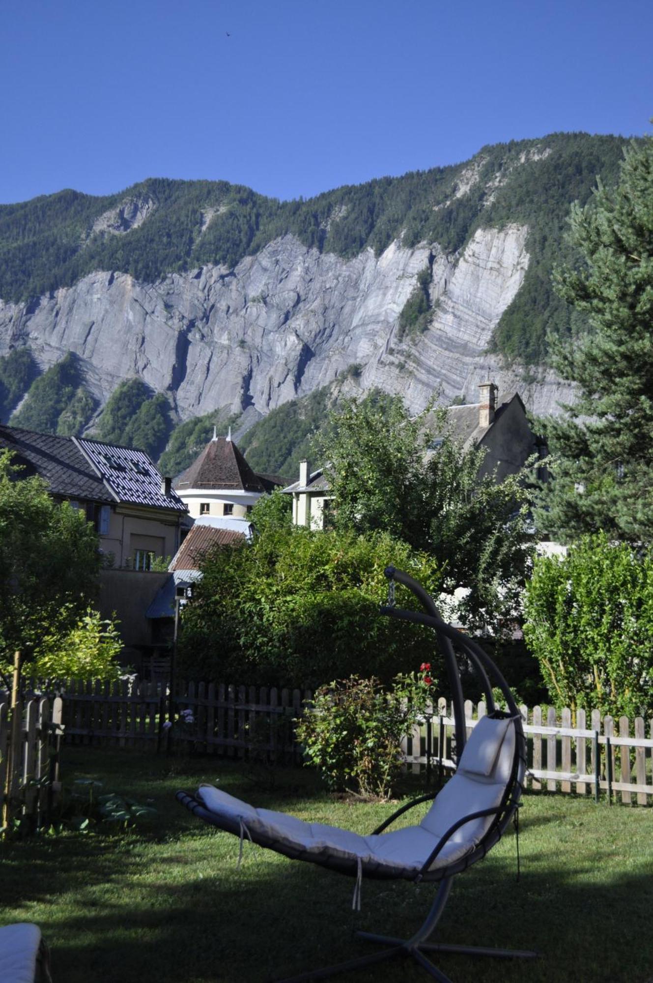 Chalet La Cachette Cyclists & Skiers Ле-Бур-д'Уазан Экстерьер фото
